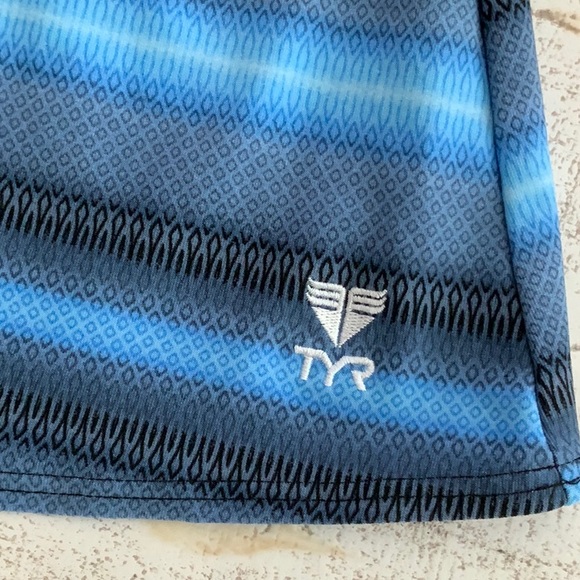 TYR Twisted Tankini Swim Top - Picture 5 of 6